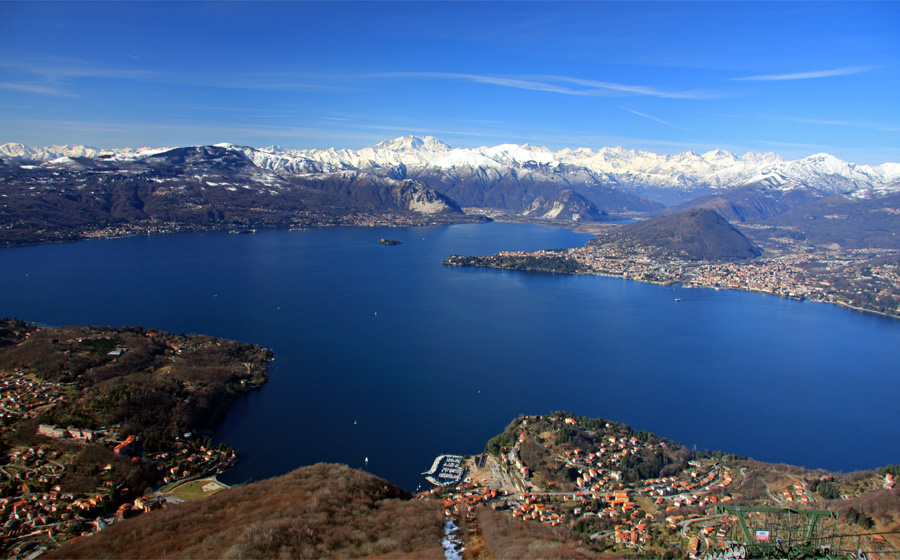 Lago Maggiore e le Alpi